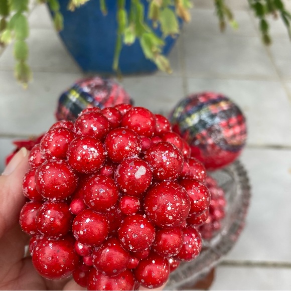 Sonoma Holiday Decorative Spheres 9 Vase Filler Red Plaid Berries Poinsettia NEW - Picture 8 of 10